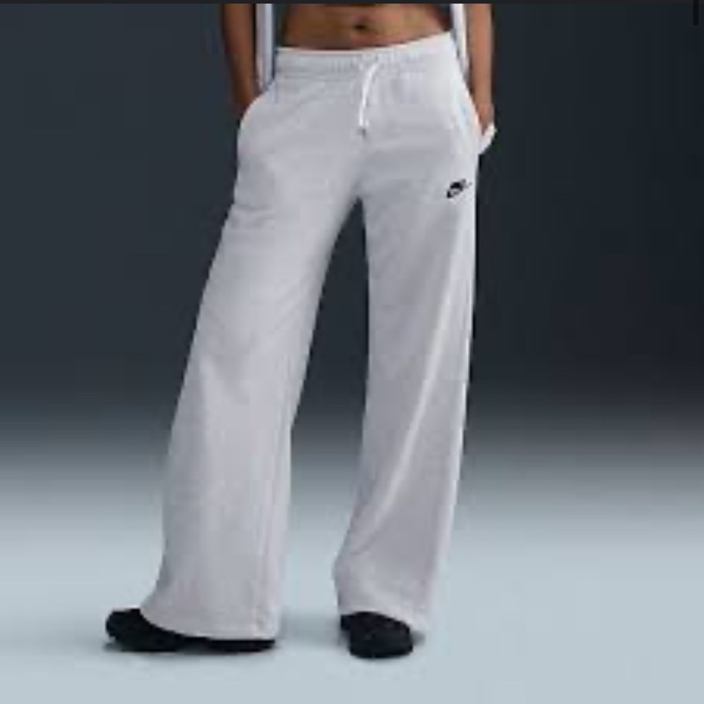 Nike Relaxed Fit White Pants